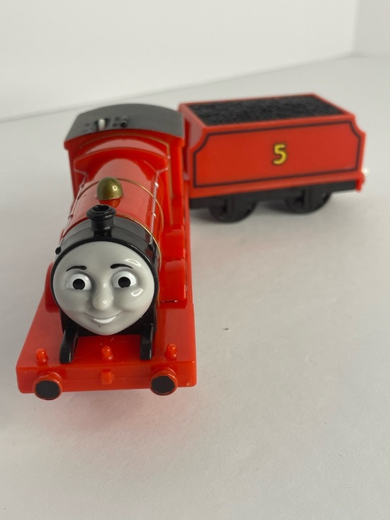Thomas & Friends Other - Mattel 2009 Thomas & Friends
TrackMaster Motorized James and Tender Gullane